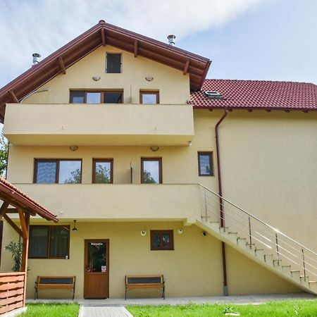 Tomis House Hotel Curtea de Argeş Buitenkant foto