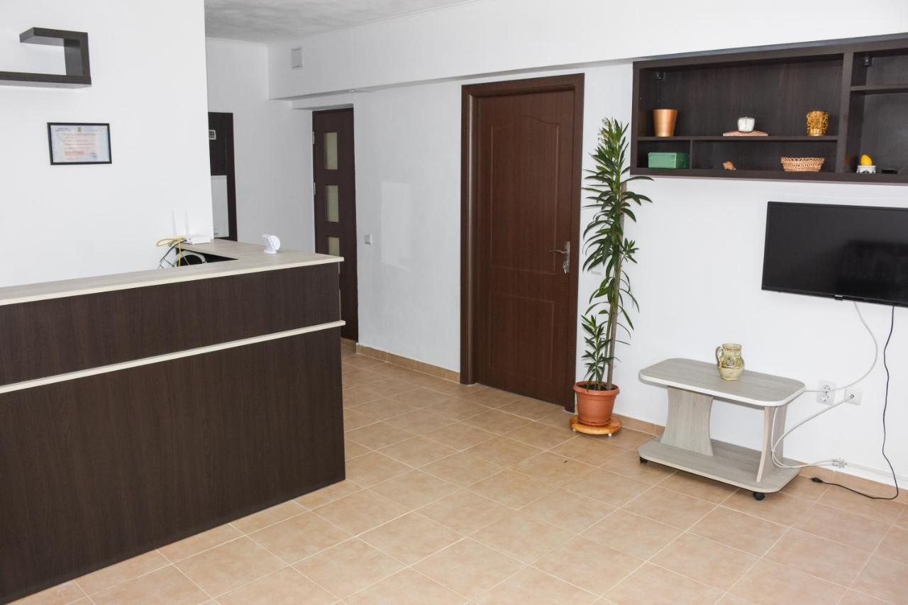 Tomis House Hotel Curtea de Argeş Buitenkant foto