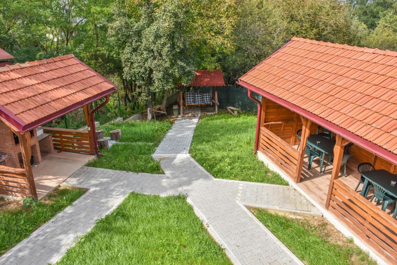 Tomis House Hotel Curtea de Argeş Buitenkant foto